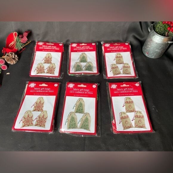 18 NEW Christmas Theme Canvas Fabric Gift Bags Red Drawstring Closure Me… - Picture 1 of 6